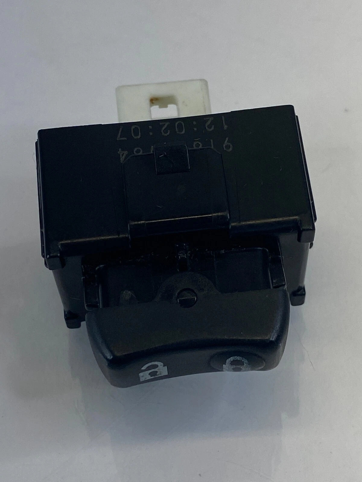 2009 2010 09 10 PONTIAC VIBE FRONT RIGHT PASSEGER DOOR LOCK BUTTON SWITCH OEM