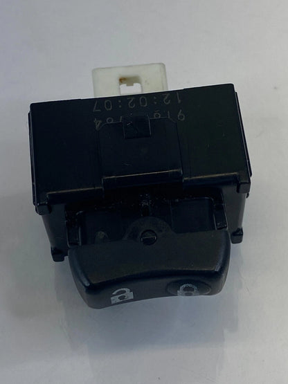 2009 2010 09 10 PONTIAC VIBE FRONT RIGHT PASSEGER DOOR LOCK BUTTON SWITCH OEM