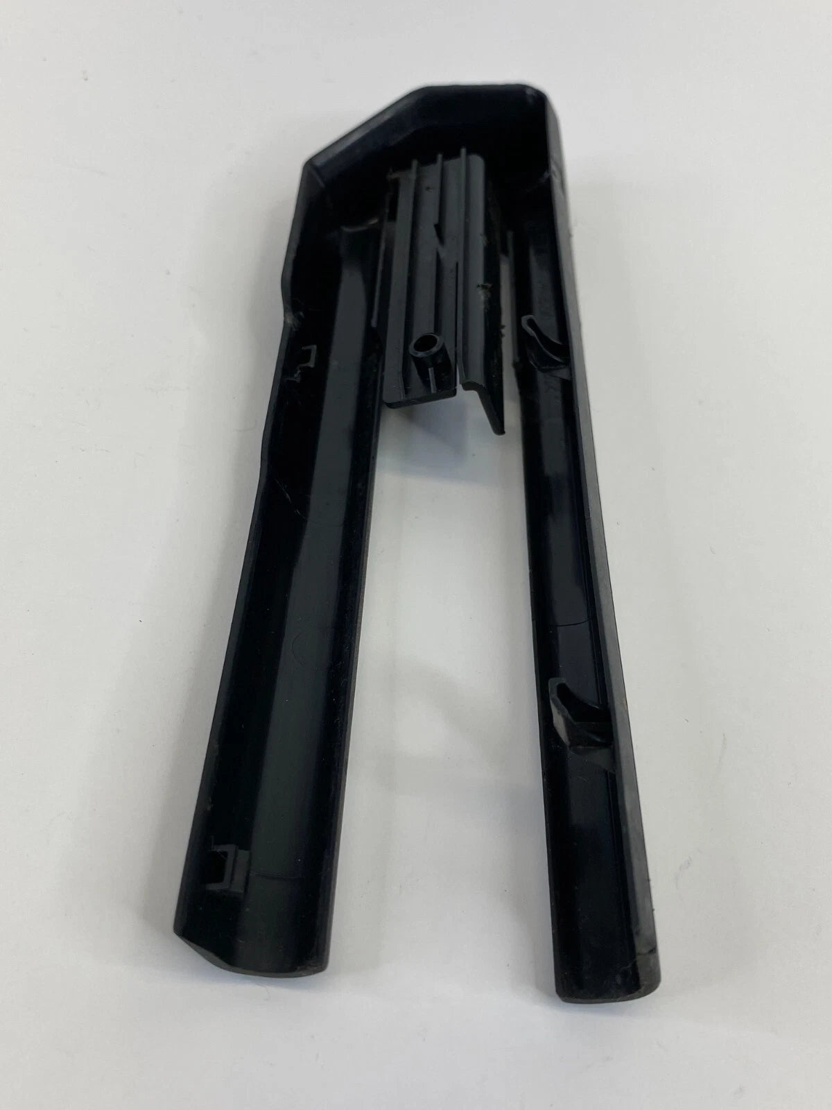 2004-2007 BMW 530I FRONT RIGHT SEAT TRACK RAIL END COVER TRIM CAP 7007704608290