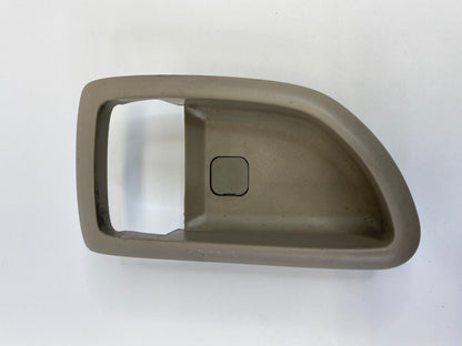 2003-2009 Kia Sorento Rear Right Side Inner Door Handle Bezel Trim 82622-3E000