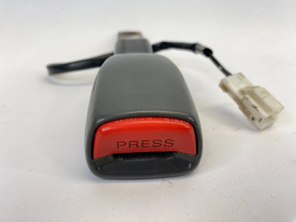 1998-2002 ISUZU TROOPER FRONT LEFT SEAT BELT BUCKLE RECEIVER RETRACTOR OEM