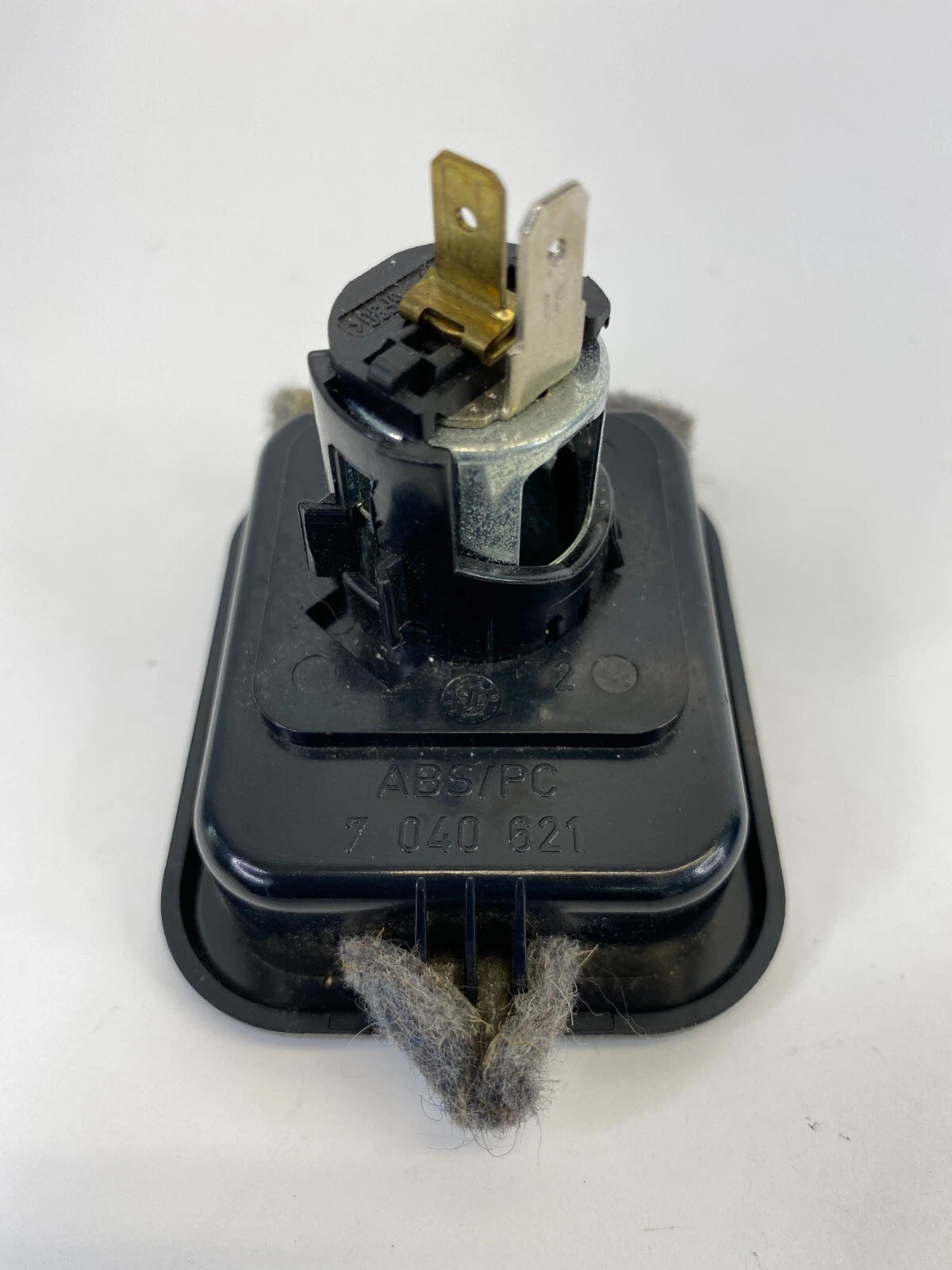 2004-2010 BMW 530I POWER OUTLET CIGARETTE LIGHTER PLUG SOCKET 7040621 OEM