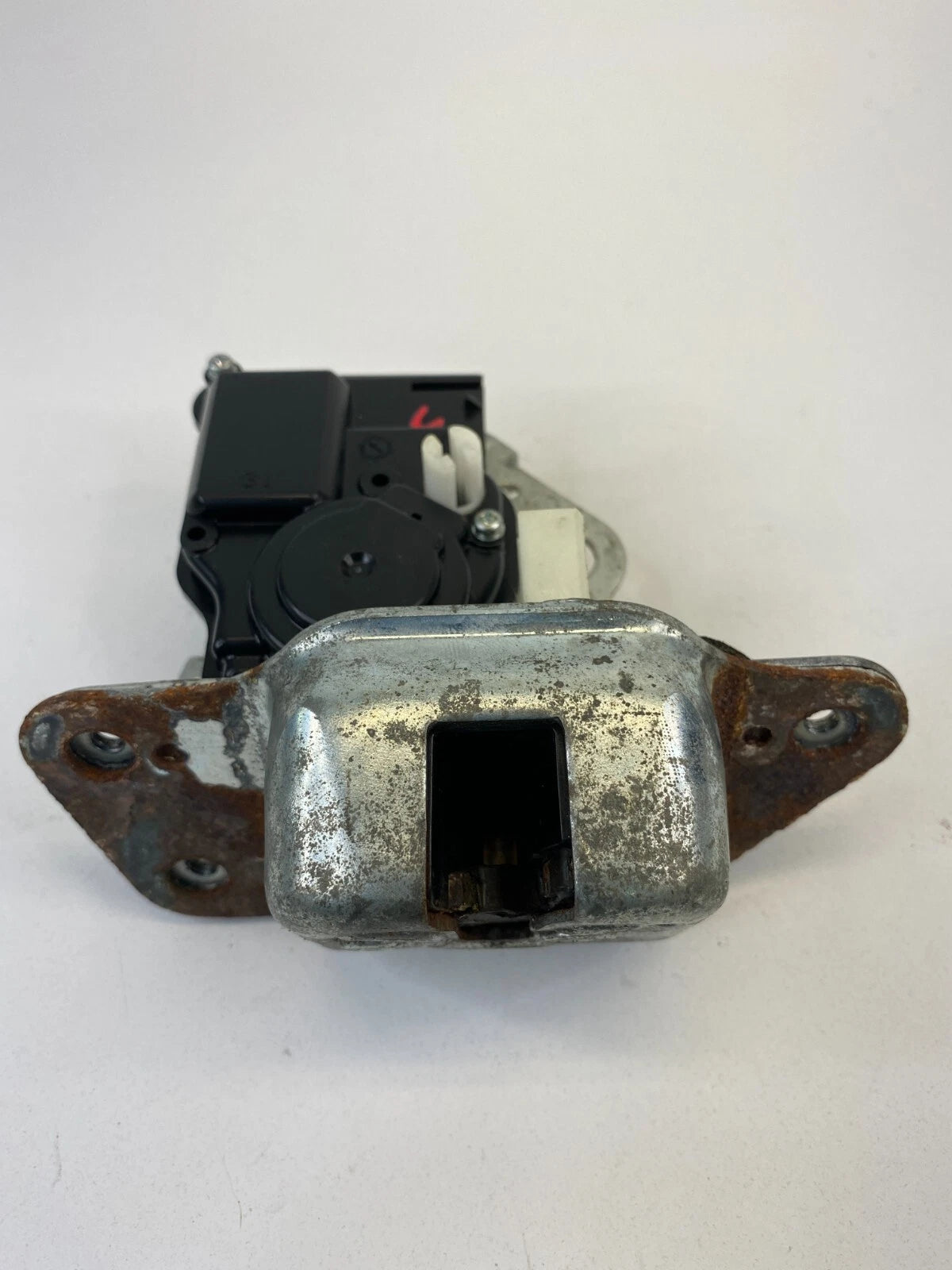 2009 2010 DODGE JOURNEY REAR TRUNK LIFTGATE LOCK LATCH ACTUATOR RELEASE OEM