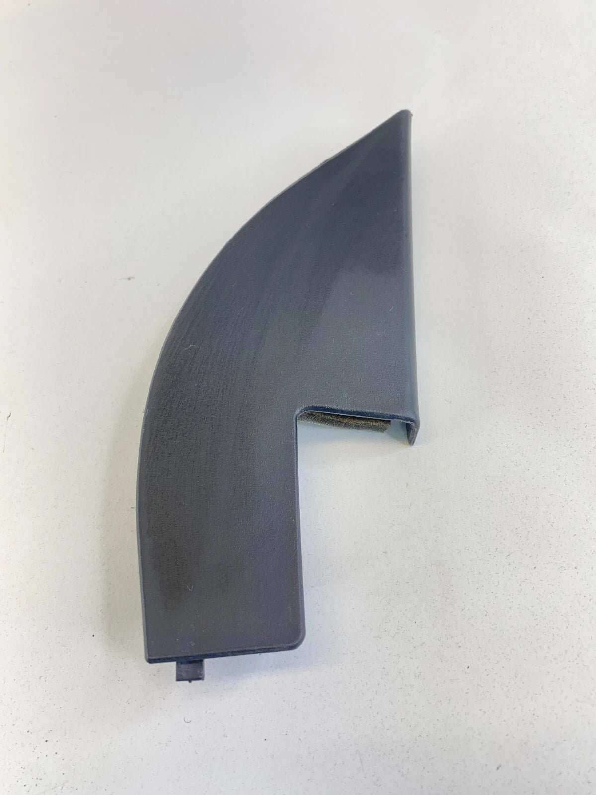 2006-2012 KIA SEDONA FRONT RIGHT PASSENGER INTERIOR MIRROR BOLT COVER TRIM BEZEL