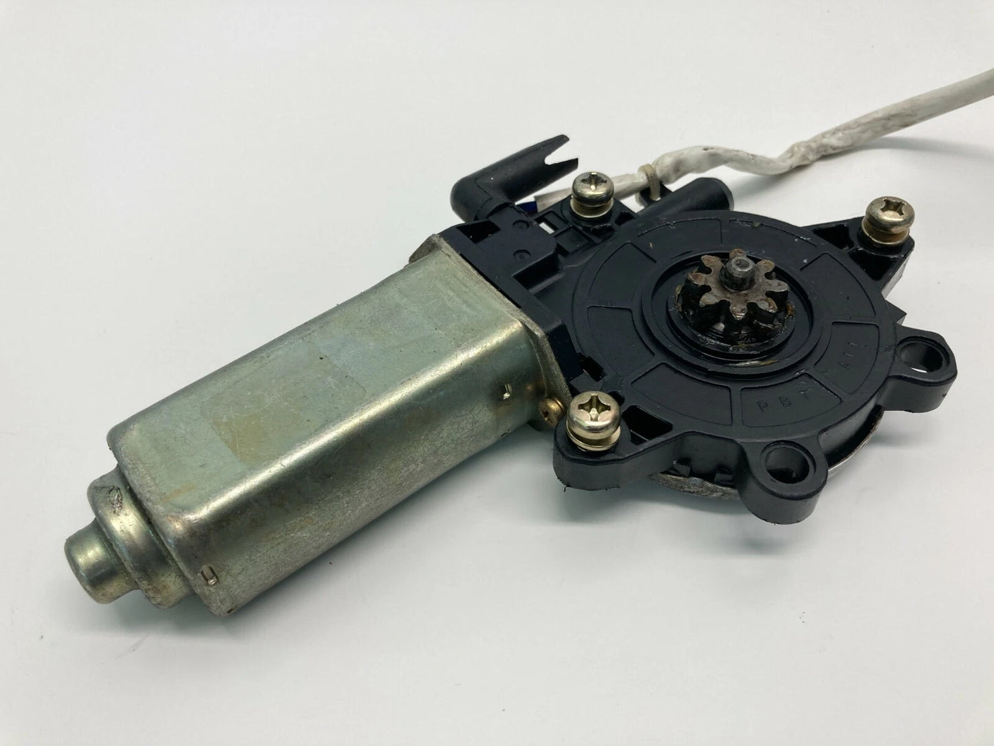 2000-2004 SUBARU LEGACY OUTBACK REAR RIGHT SIDE DOOR POWER WINDOW MOTOR OEM