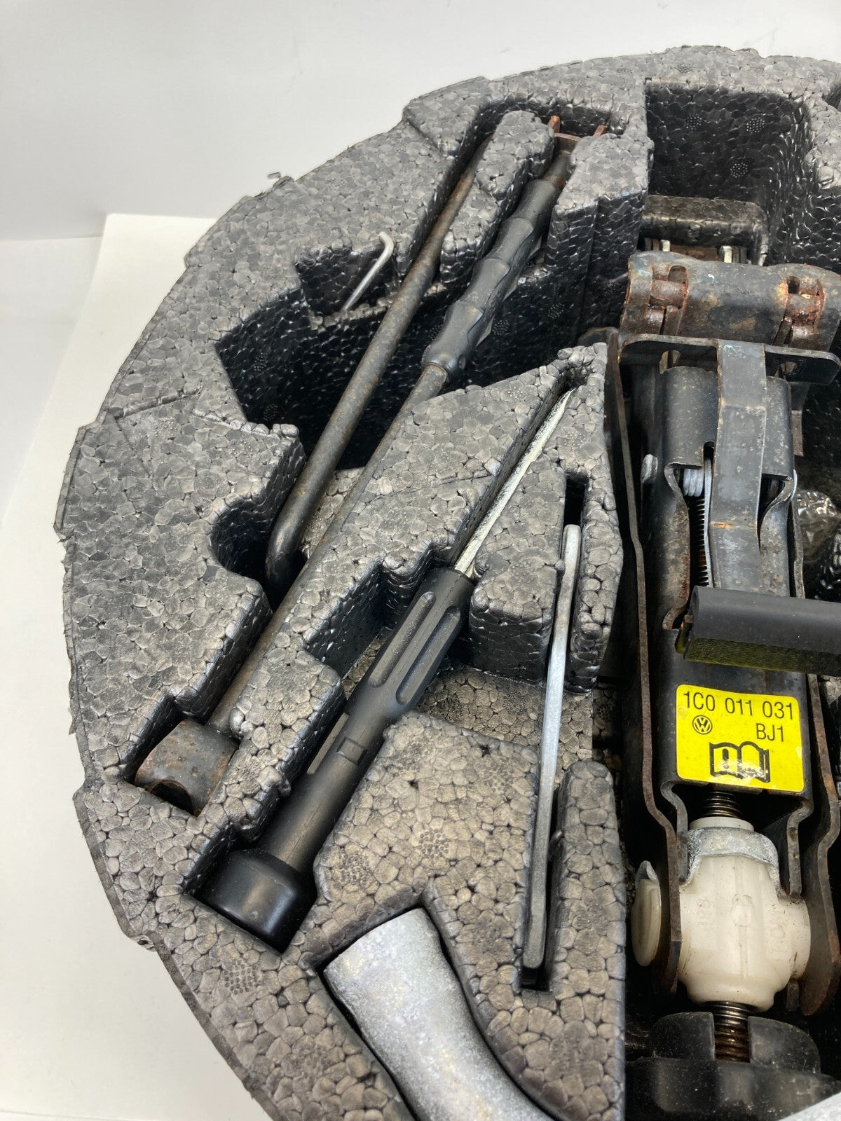 1998-2001 VW Beetle Spare Tire Insert Foam Lug Wrench Jack Tools Kit 1C0-011-031