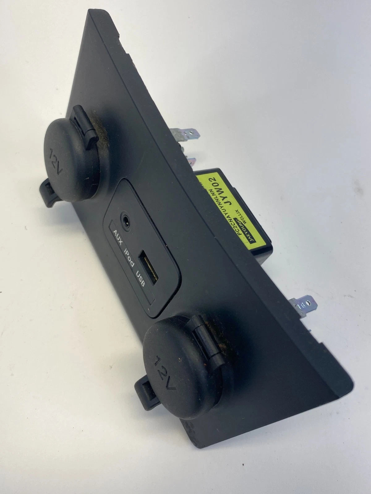 10 11 12 13 KIA FORTE CONSOLE AUX IPOD USB SOCKET INPUT POWER OUTLET BEZEL OEM