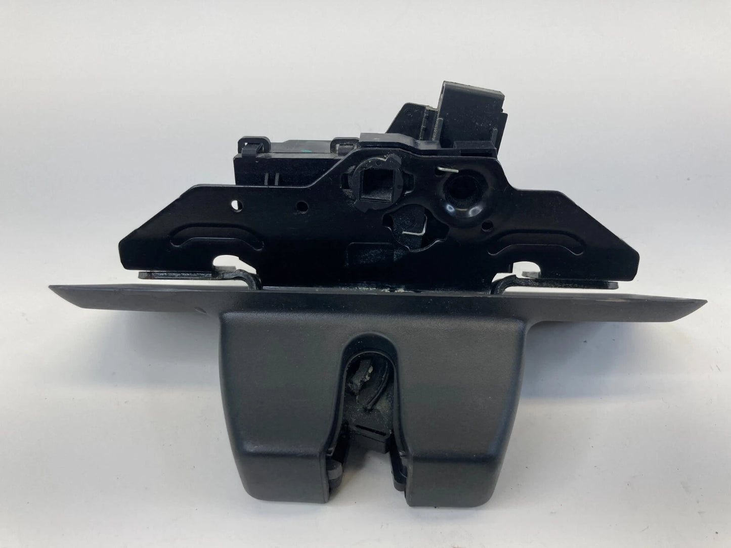 12-20 CHEVROLET SONIC 13-25 MALIBU REAR TRUNK LOCK LATCH ACTUATOR RELEASE OEM