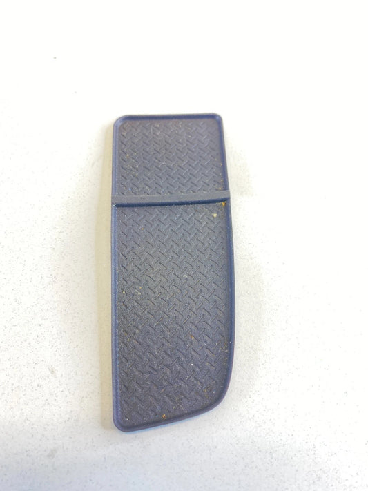 10 11 12 HYUNDAI SANTA FE CENTER CONSOLE TRAY INSERT RUBBER MAT 84648-0W510 OEM