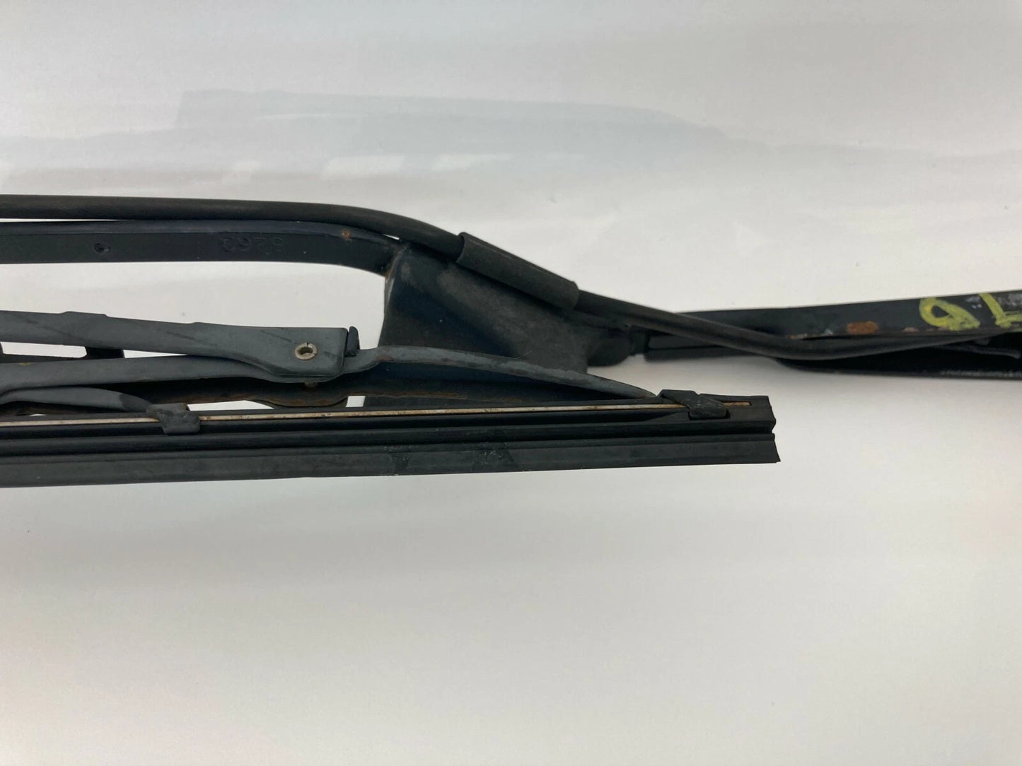 2003-2008 ISUZU ASCENDER 03-09 TRAILBLAZER REAR BACK GLASS WIPER WASHER ARM OEM