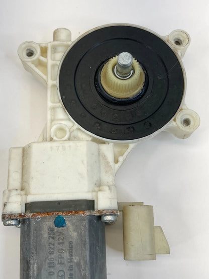2004-2006 CADILLAC SRX REAR RIGHT SIDE DOOR POWER WINDOW MOTOR 996379102 OEM