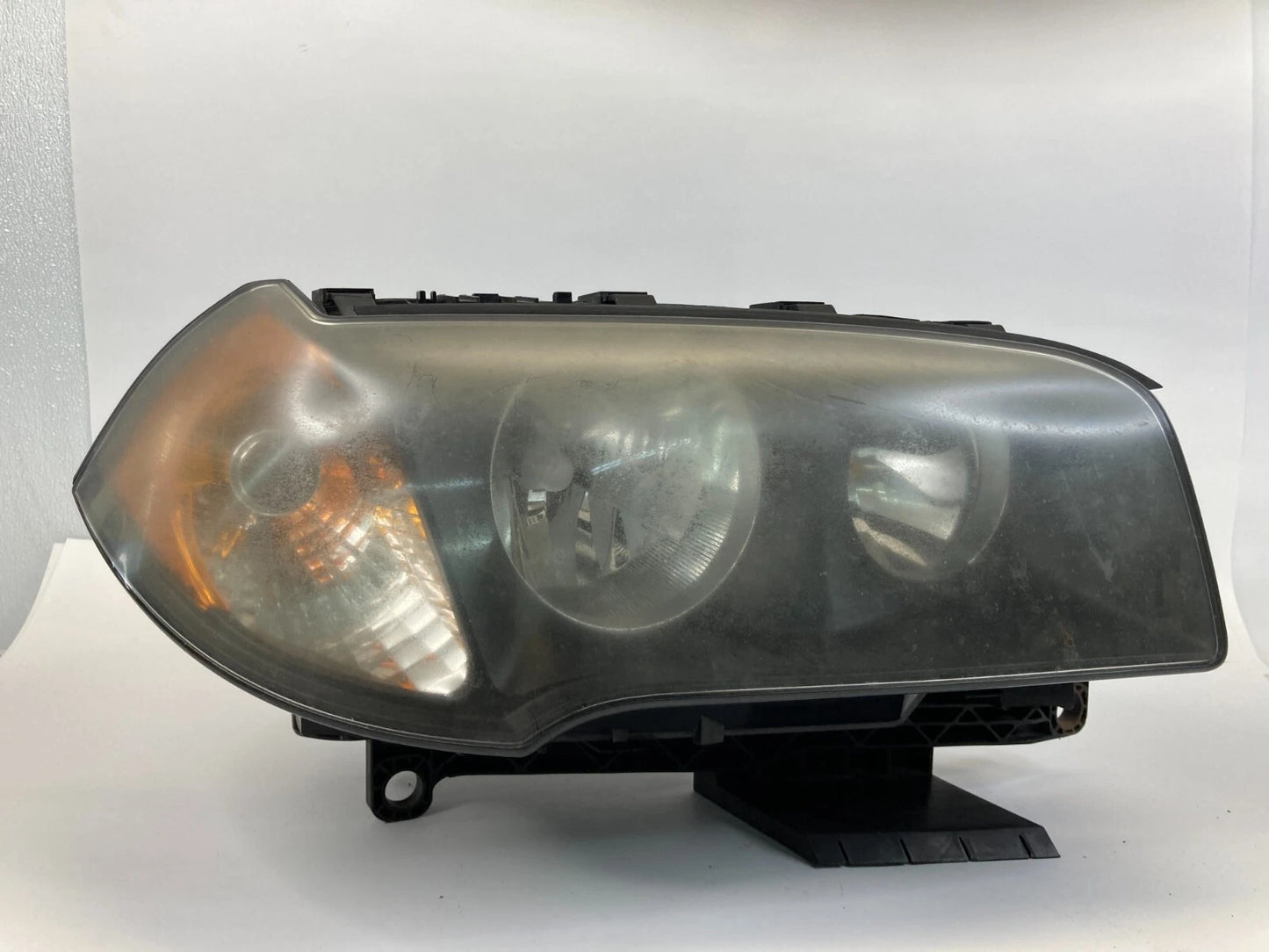 2004-2006 BMW X3 FRONT RIGHT PASSENGER HEADLIGHT HEADLAMP LAMP HALOGEN OEM