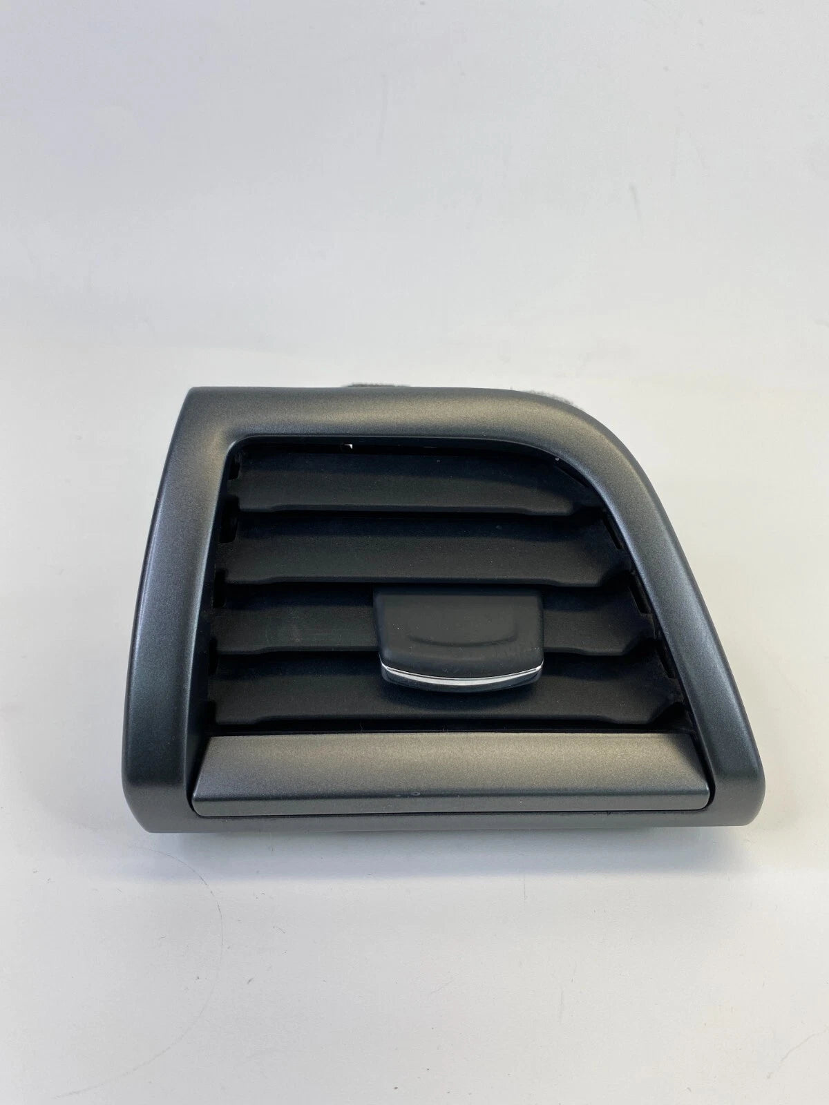 2013-2016 FORD FUSION SE DASH LEFT SIDE OUTER AIR VENT GRILLE DS73-F018B09-BJW