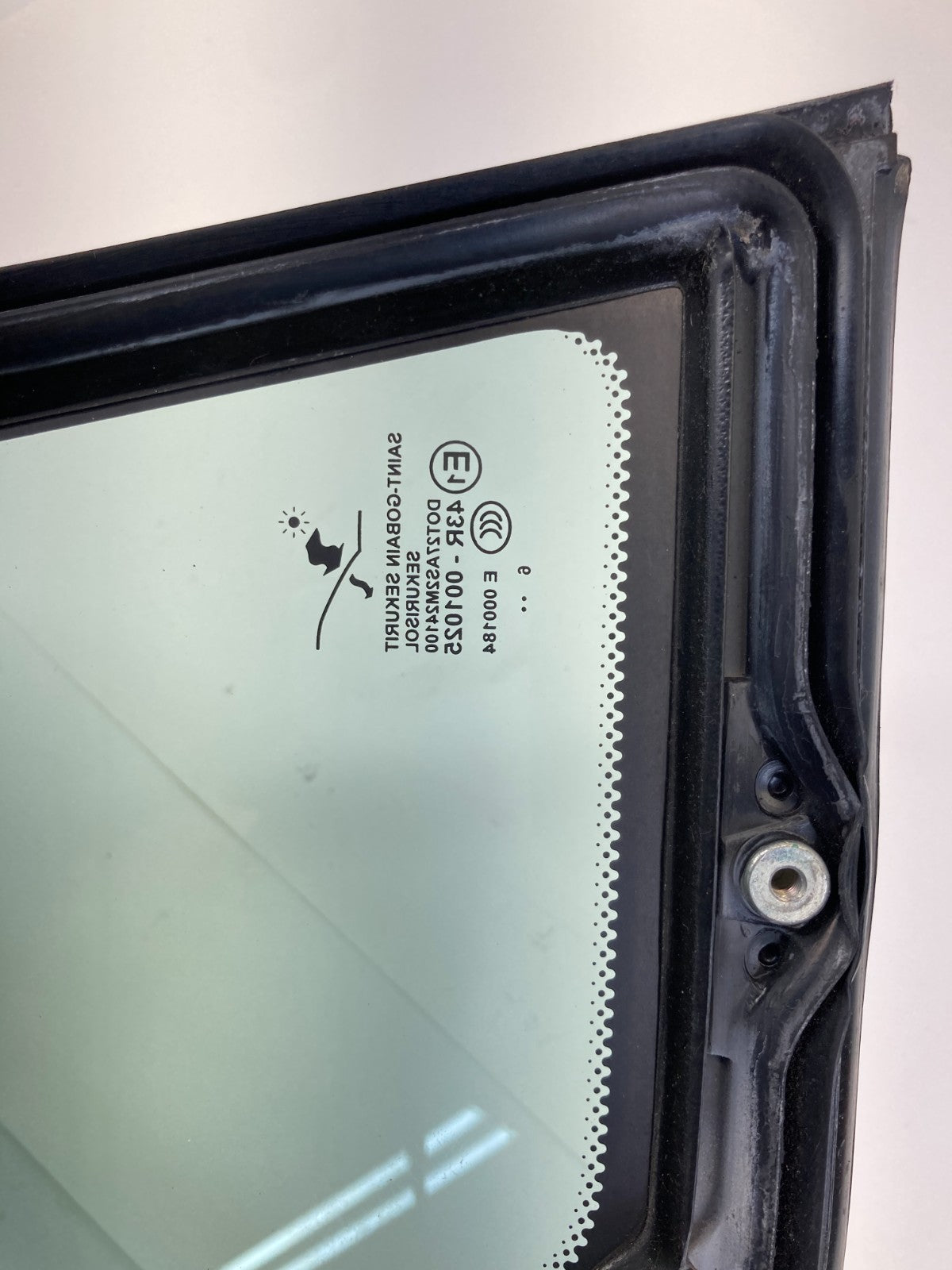 2003-2011 Saab 9-3 93 Sedan Rear Left Side Door Window Glass Vent Quarter Panel