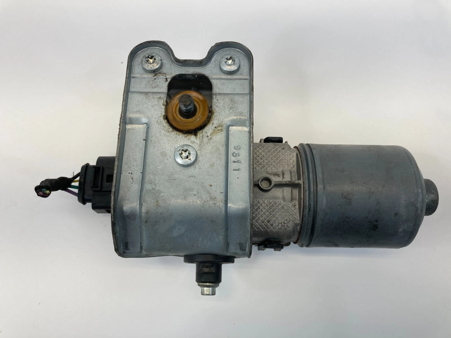 2009 2010 2011 2012 CHEVROLET TRAVERSE FRONT WIPER MOTOR BOSCH 0390241653 OEM