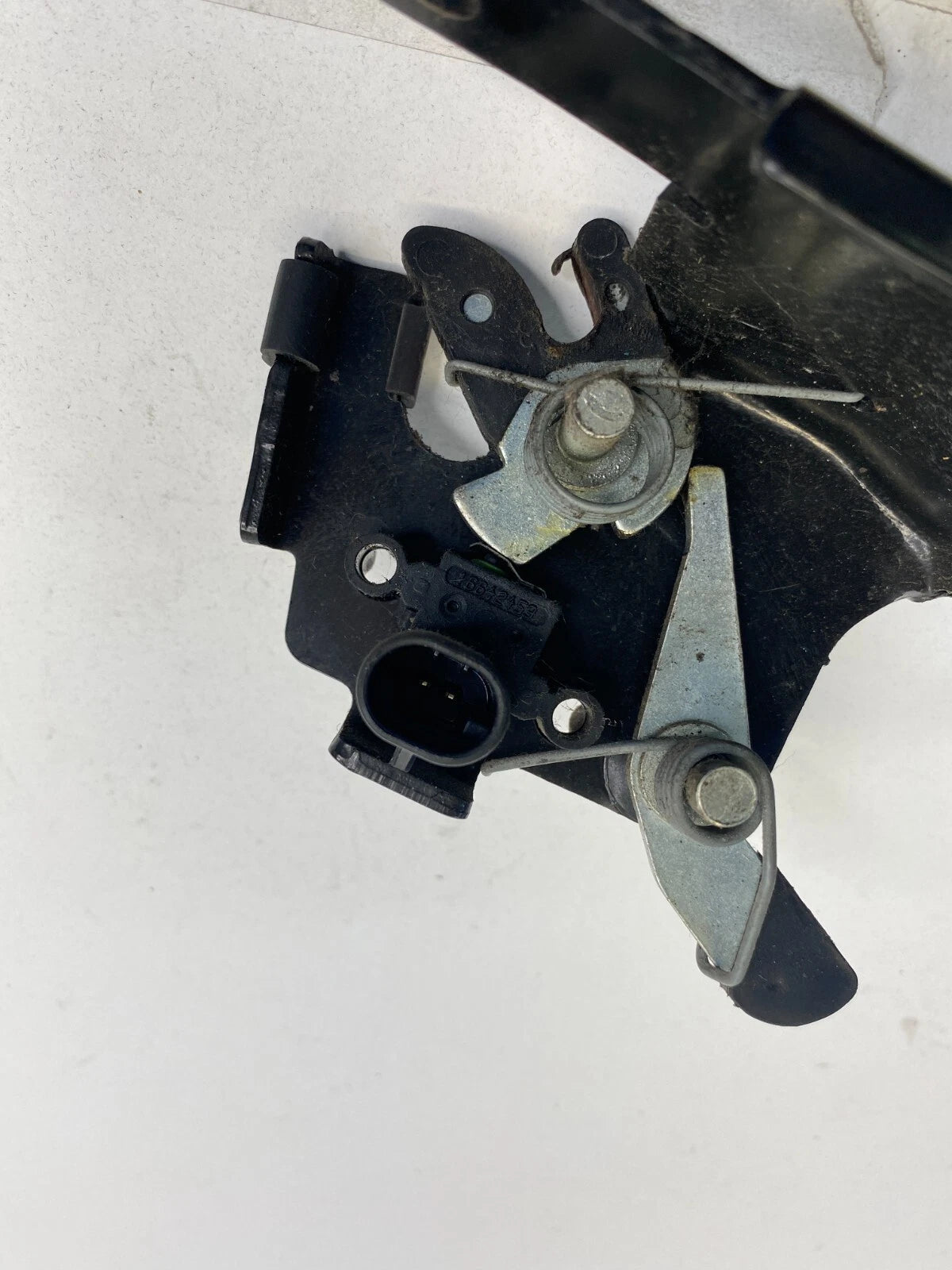 2005-2009 SAAB 9-7X REAR TRUNK LIFTGATE GLASS LOCK LATCH ACTUATOR OEM 16642459