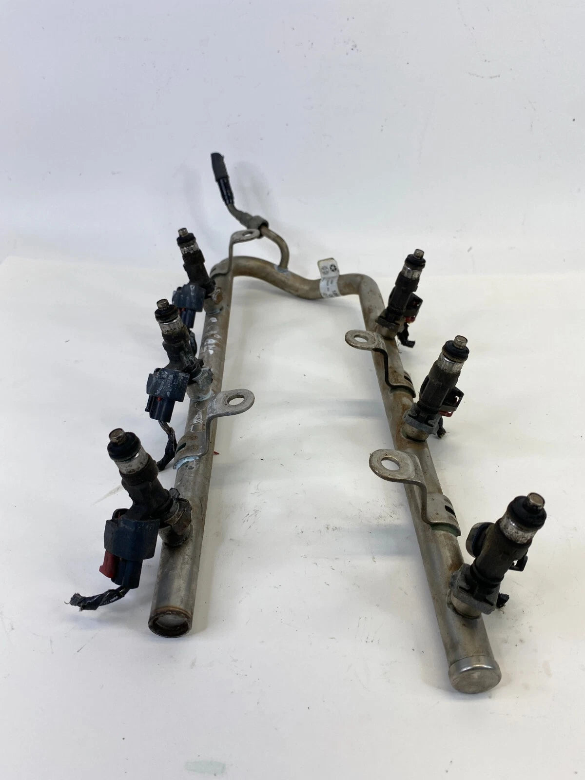 2005-2008 DODGE MAGNUM 3.5L V6 AT ENGINE FUEL INJECTION RAIL W/ INJECTORS OEM