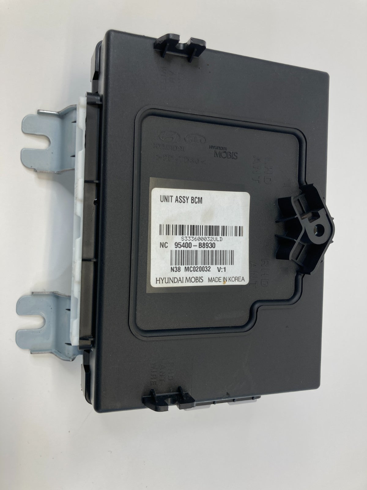 2013 2014 Hyundai Santa Fe 3.3L AT Body Control Module BCM BCU 95400-B8930 OEM