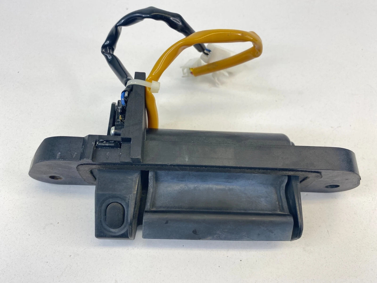 10 MITSUBISHI LANCER 08-10 OUTLANDER REAR LIFTGATE TAILGATE TRUNK HANDLE OUTSIDE
