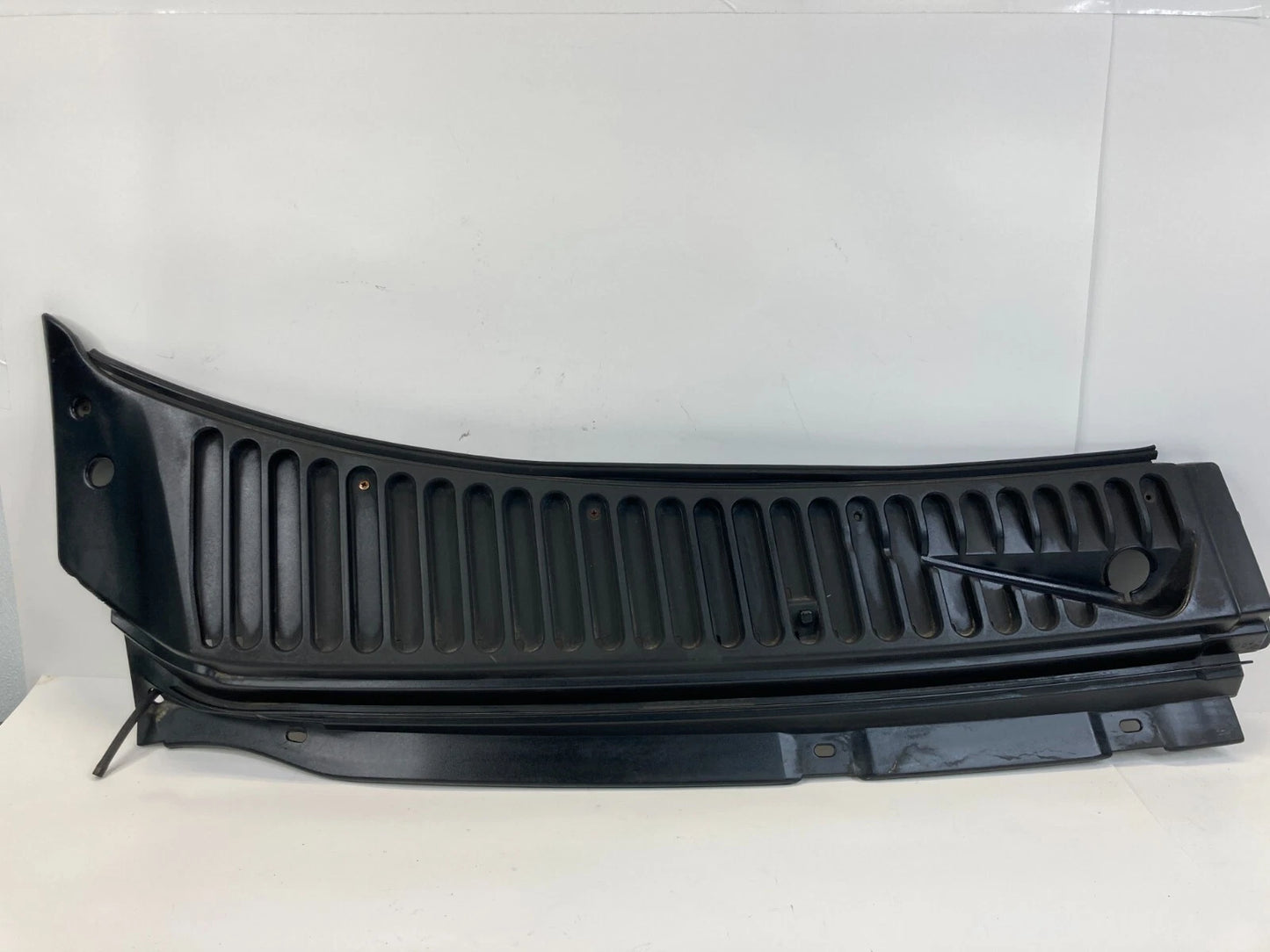 1999-2001 FORD F-250 F250 SUPER DUTY WINDSHIELD RIGHT PASSENGER WIPER COWL OEM