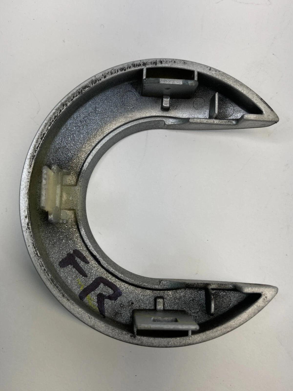 07-11 NISSAN VERSA FRONT RIGHT PASSENGER DOOR INTERIOR HANDLE TRIM BEZEL FR RH