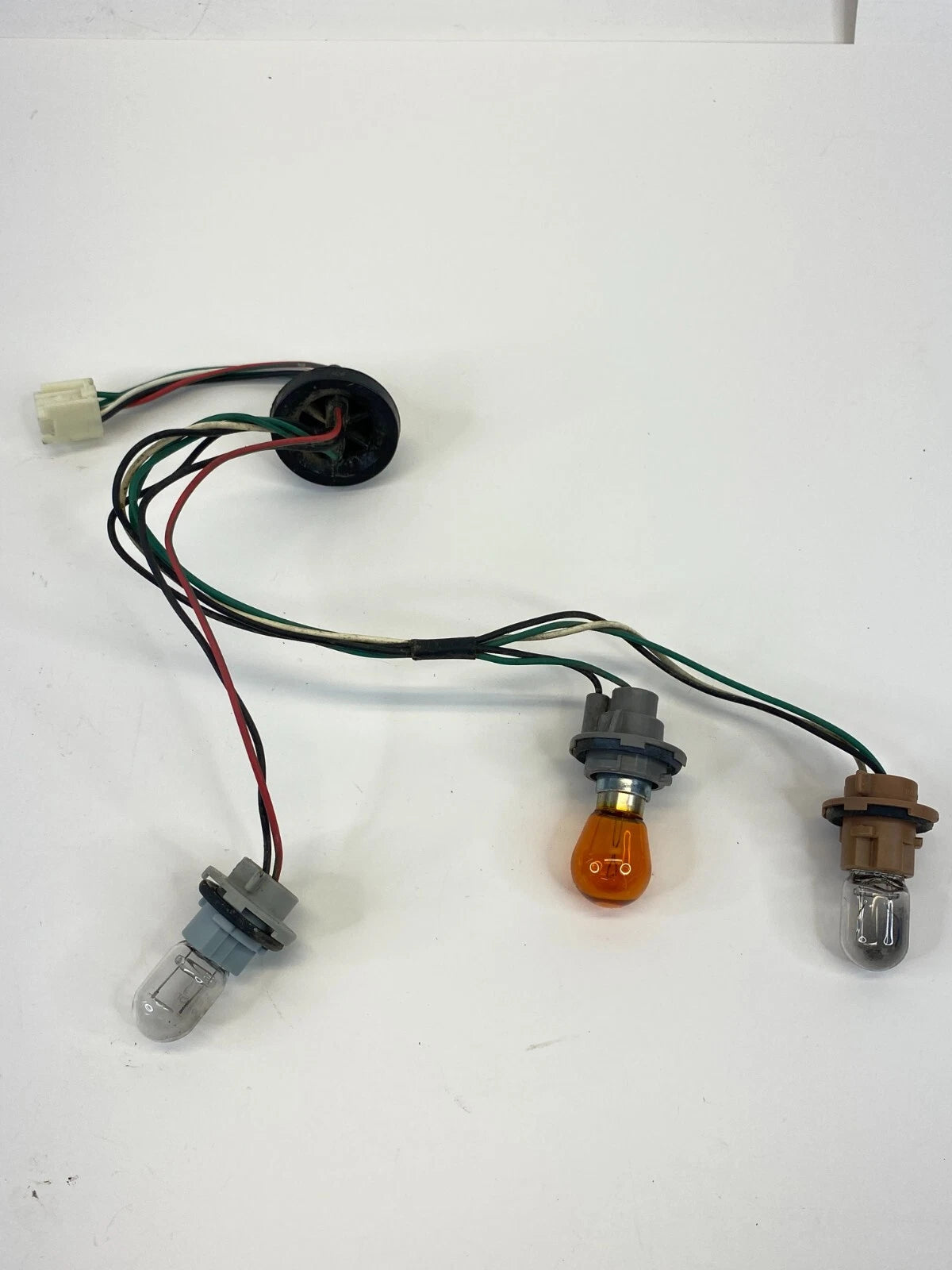 2000 2001 MAZDA MPV LX REAR TAIL LIGHT TAILLIGHT LAMP WIRE SOCKET HARNESS