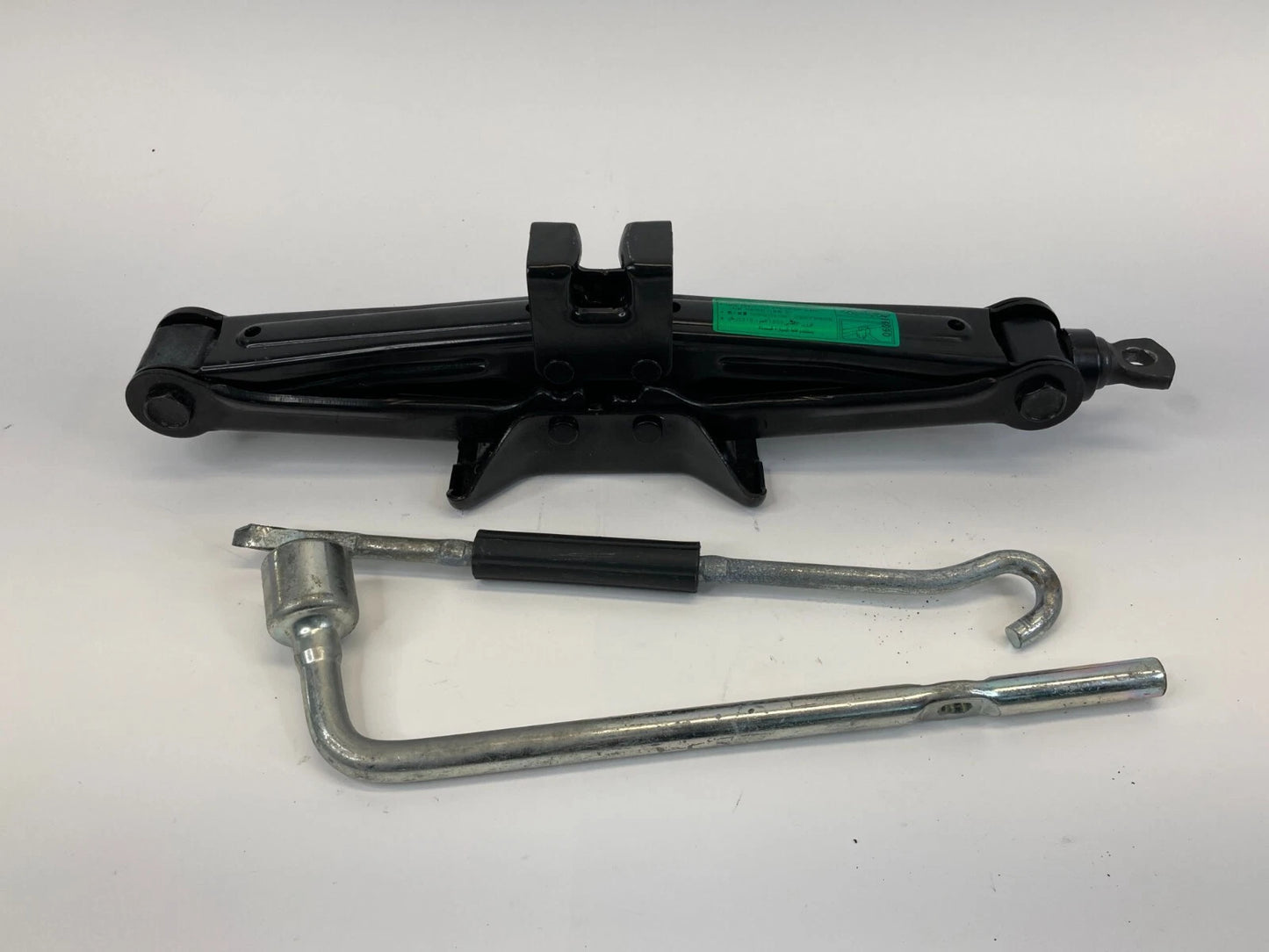 2006-2010 HYUNDAI SONATA EMERGENCY SPARE TIRE JACK TOOL KIT WRENCH 22101000