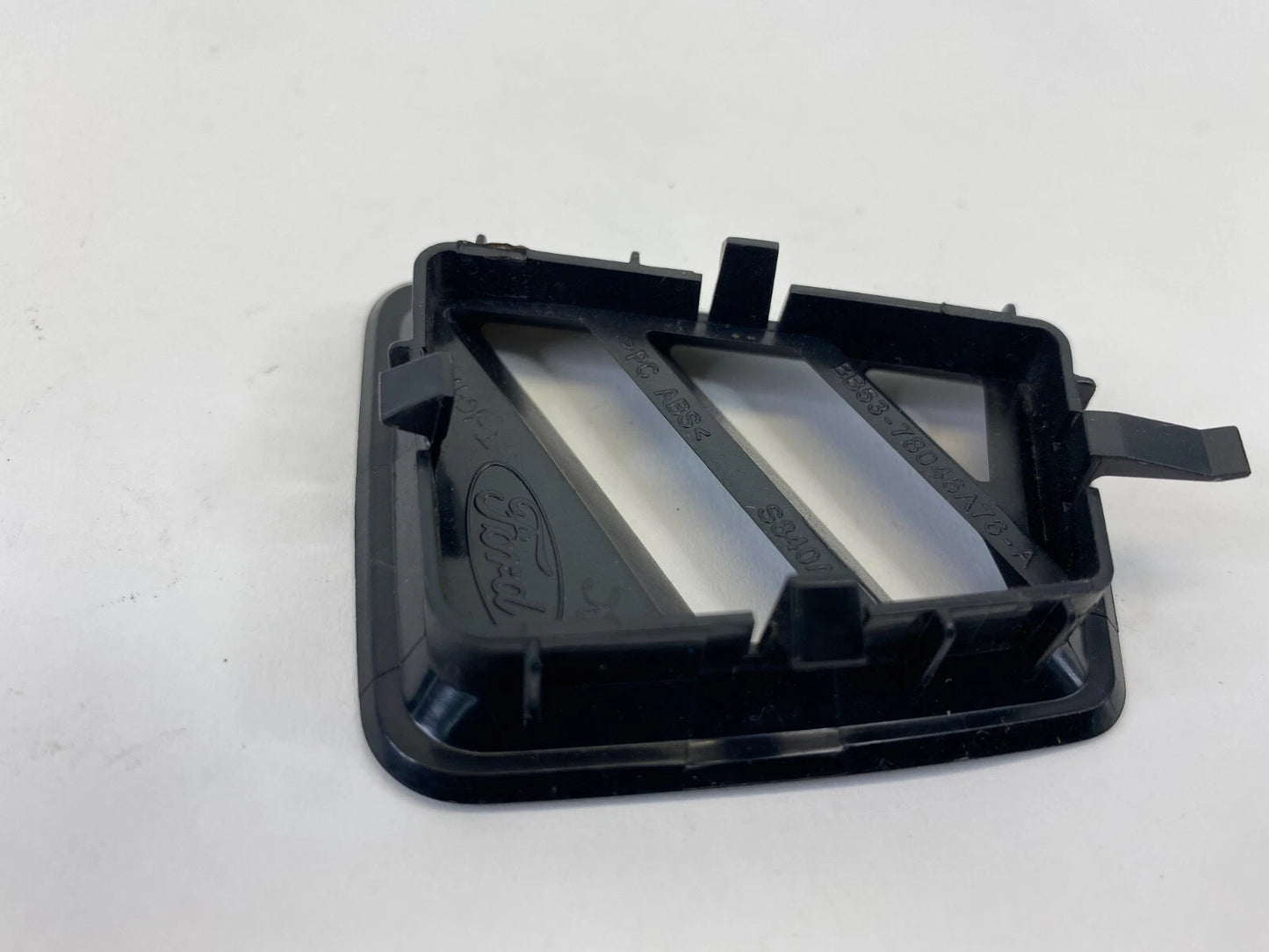 2013-2019 FORD POLICE INTERCEPTOR UTILITY DASH RIGHT AC AIR VENT DEFOSTER GRILLE
