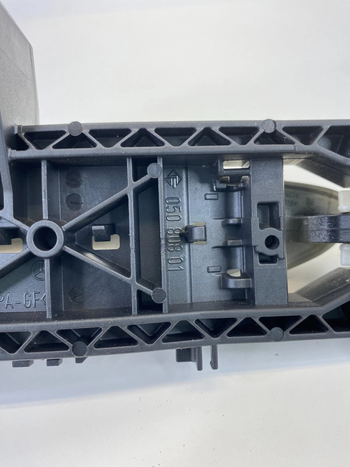 2006-2016 MERCEDES-BENZ E350 REAR RIGHT BACK EXTERIOR DOOR HANDLE A204-760-16-34