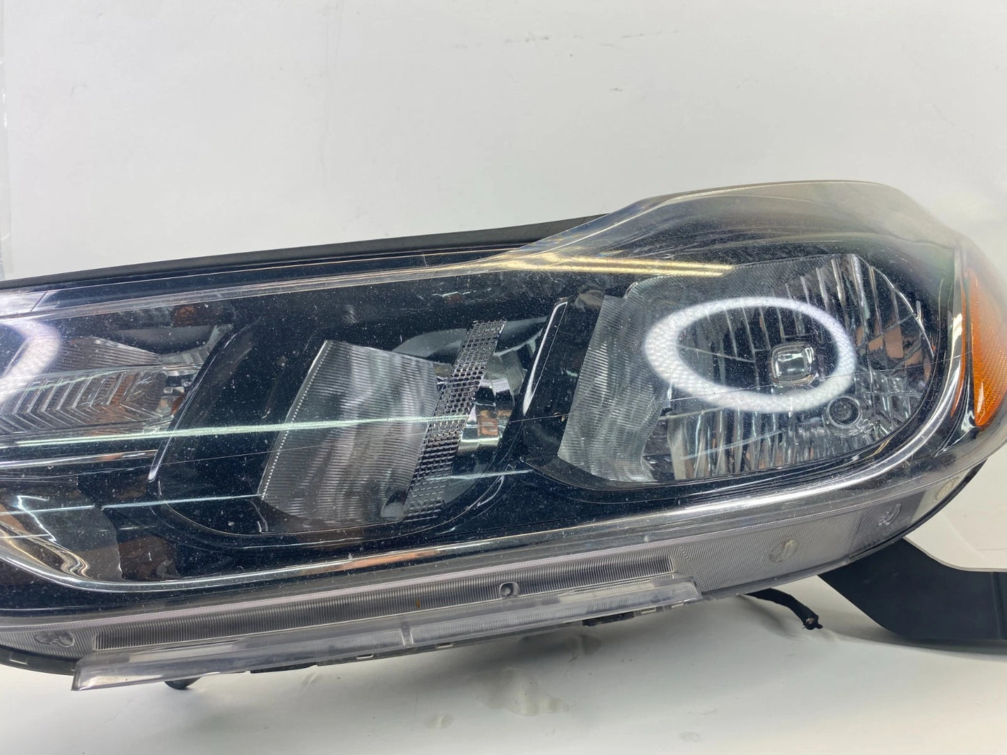 2017-2022 Chevrolet Traverse Left Driver Side Headlight Halogen Assy 42771351