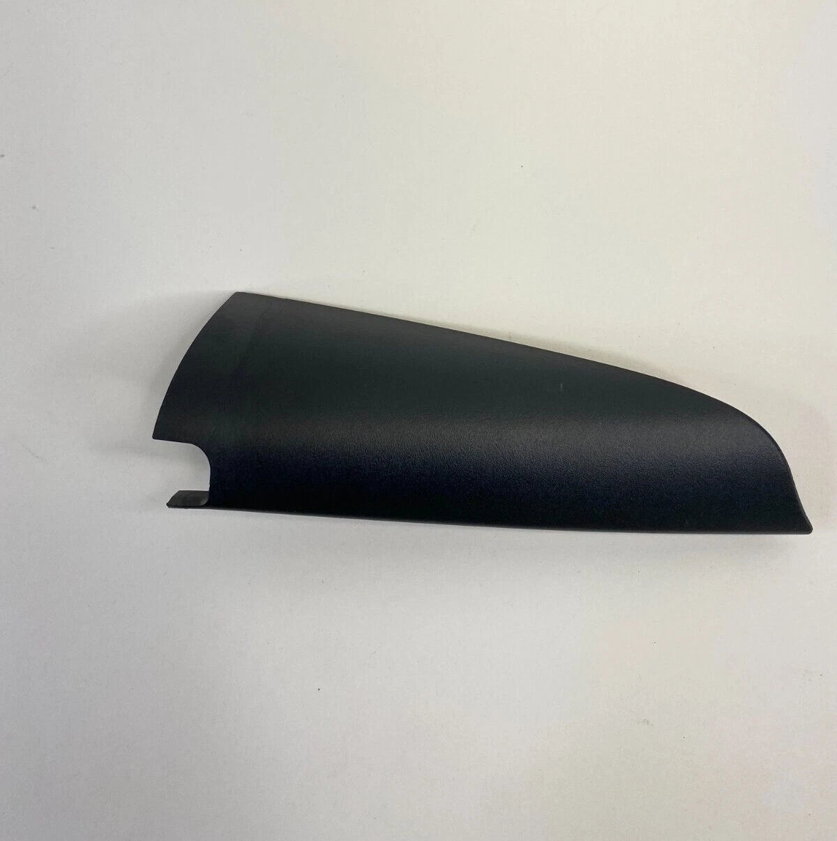 2006-2013 AUDI A3 REAR LEFT INTERIOR DOOR PANEL WINDOW CORNER TRIM 8P4-857-569