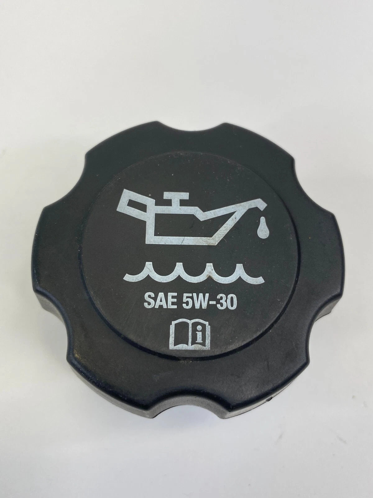 2006-2011 BUICK LUCERNE 3.8L V6 ENGINE OIL FLUID FILLER CAP COVER SAE 5W-30
