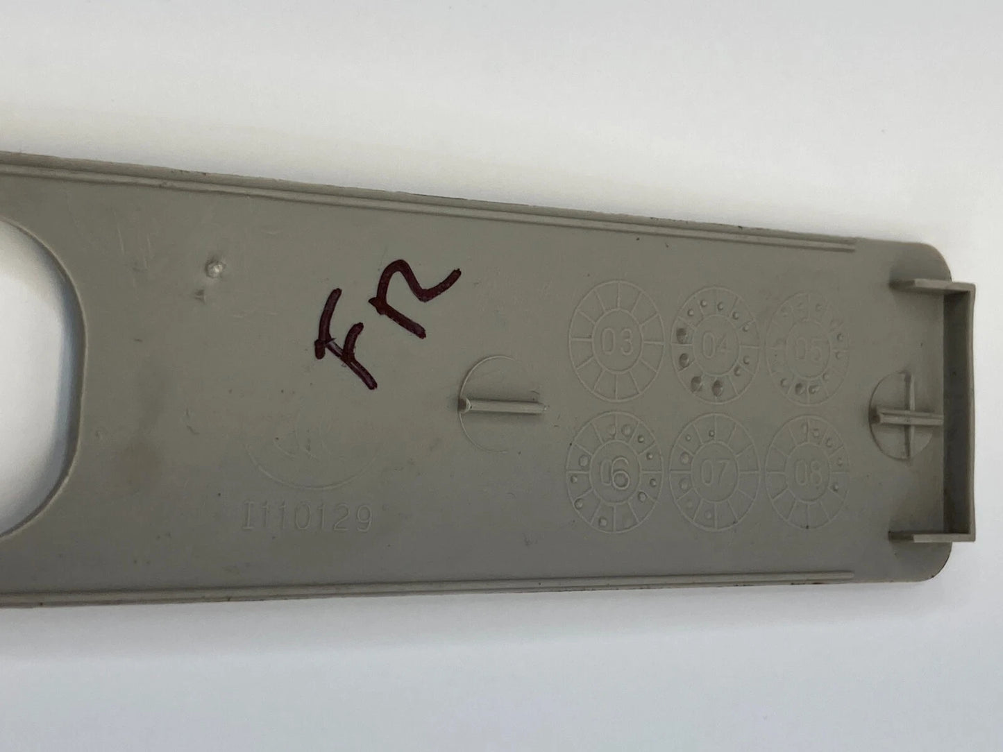 2005-2007 CHRYSLER 300 FRONT RIGHT UPPER B-PILLAR SLIDE COVER TRIM 1048701TRMA