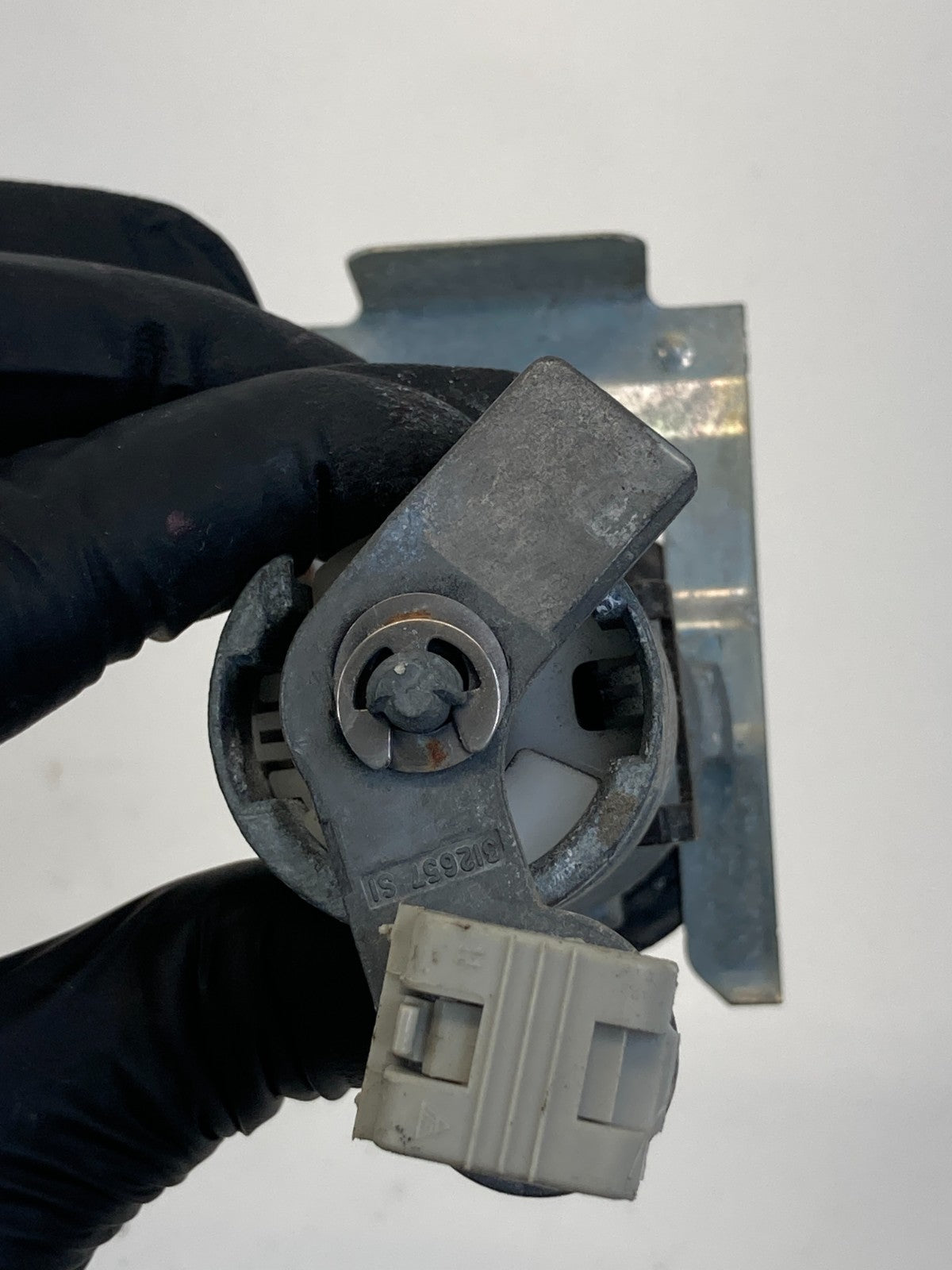 2002-2009 Chevrolet Trailblazer Trunk Tailgate Exterior Lock OEM