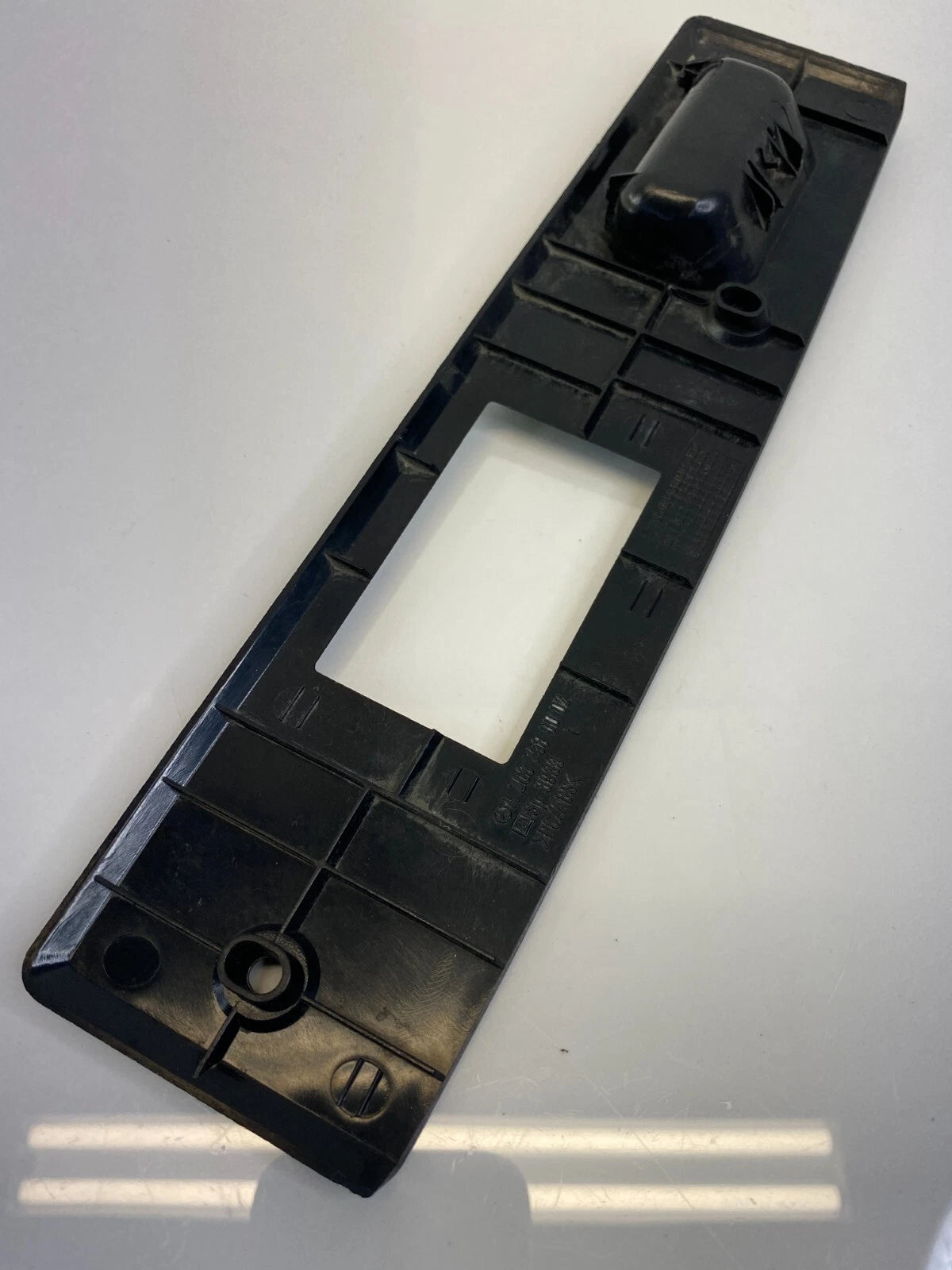 2001-2005 MERCEDES C240 98-05 CLK320 SEDAN INTERIOR TRUNK LID HANDLE BEZEL TRIM