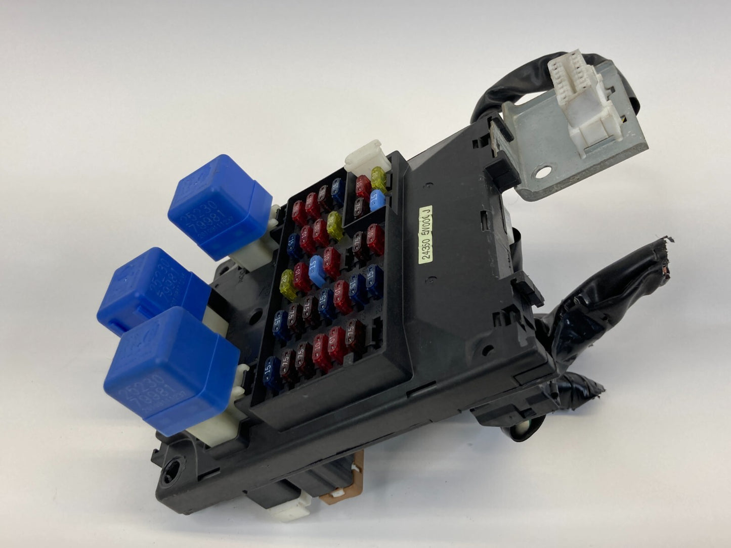 2002-2004 Nissan Pathfinder Dash Interior Fuse Box Junction Block 24350-5W900