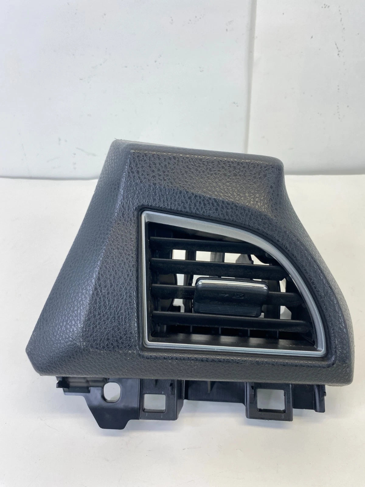 2014-2016 TOYOTA COROLLA LEFT DRIVER DASH AIR VENT BEZEL 55650-02260-A2 OEM