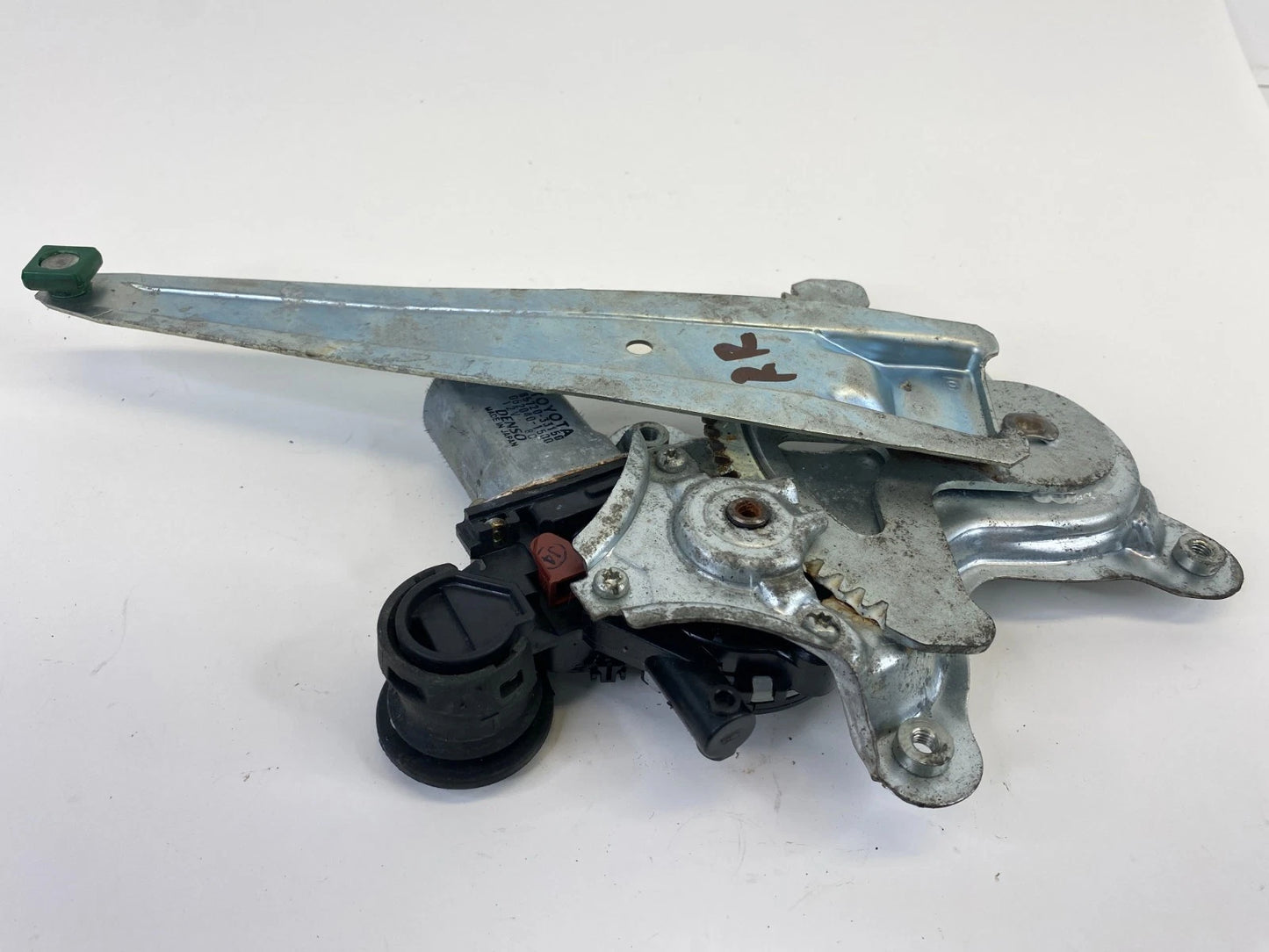 2002 03-06 Lexus ES300 ES330 Rear Right Side Power Window Motor 85720-33150 OEM