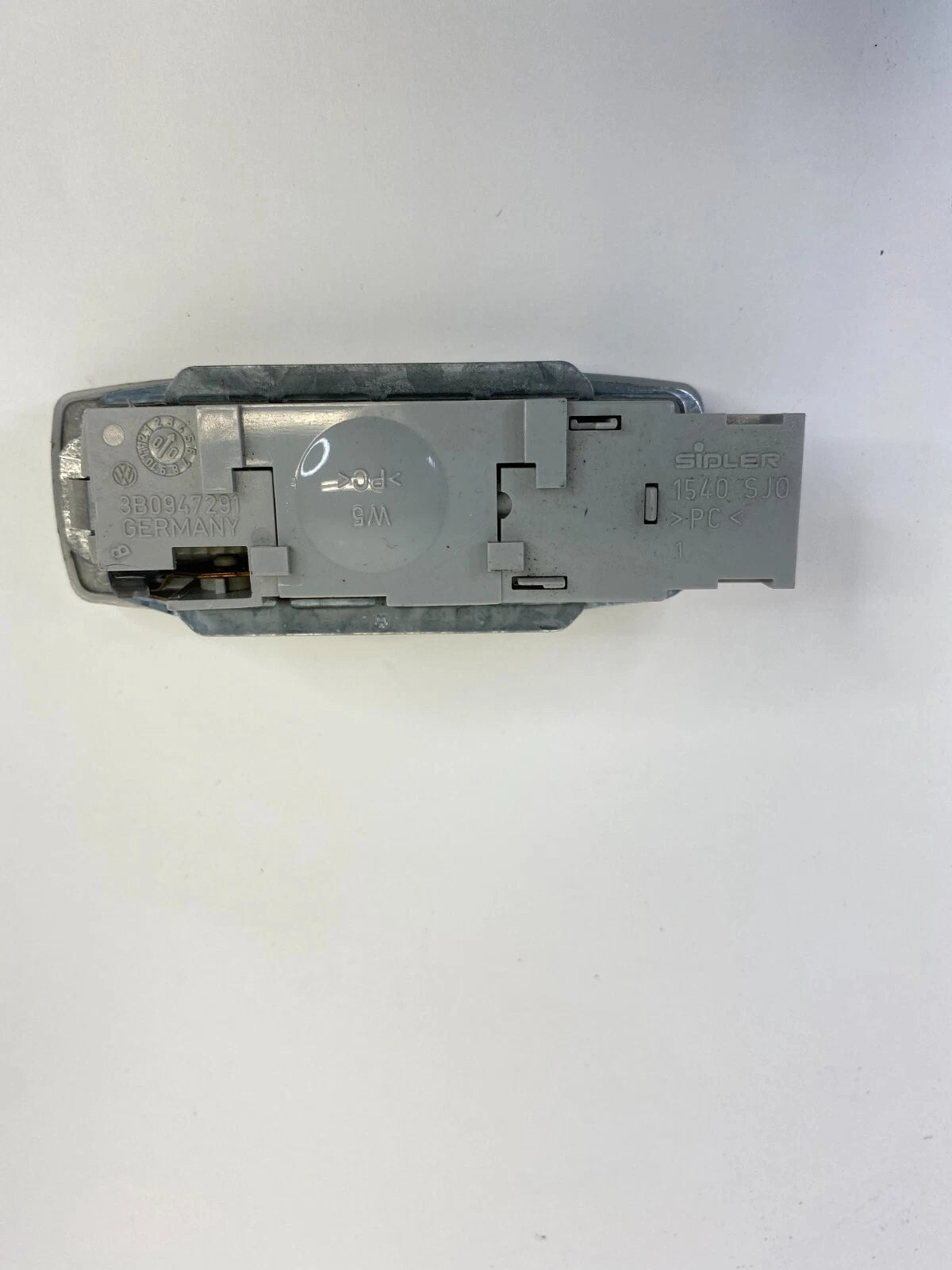 1999-2005 VW VOLKSWAGEN JETTA REAR READING DOME MAP LIGHT LAMP 3B0947291 OEM