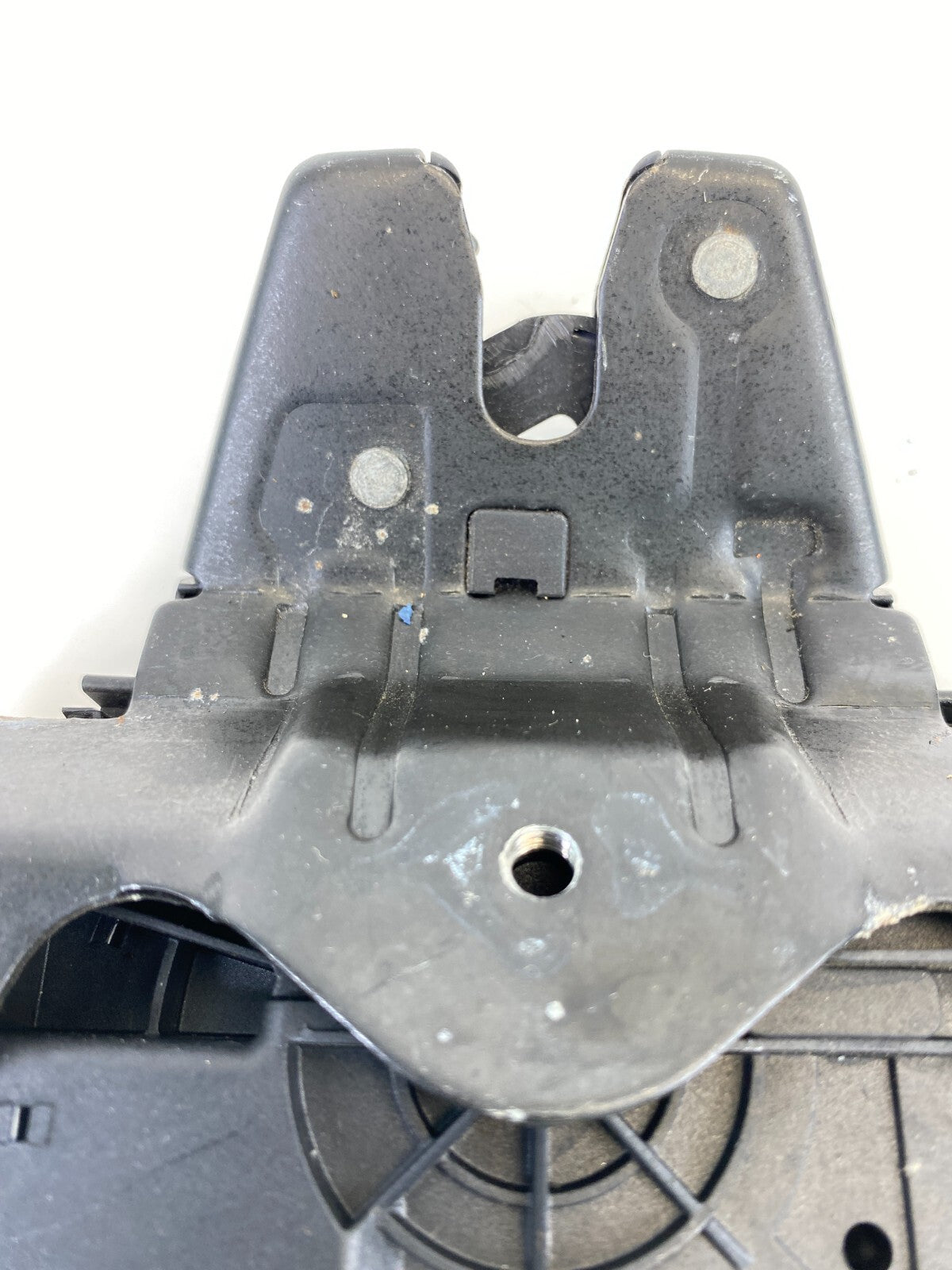 01 02 03 04 05 06 BMW 330xi Sedan Trunk Lock Latch Release Actuator Assy OEM