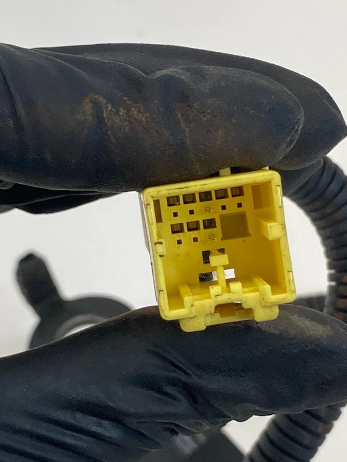 2014 15 16 17 2018 Kia Forte Front Right Passenger Side Seat Belt Buckle OEM