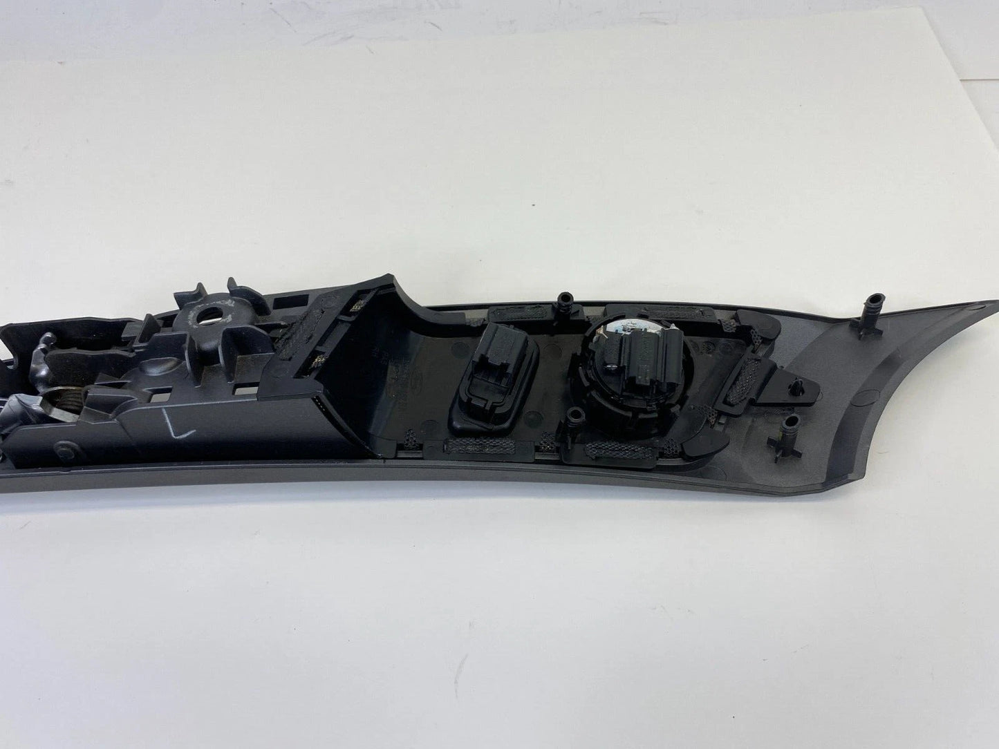 2013-2016 FORD FUSION FRONT RIGHT INTERIOR DOOR HANDLE & LOCK SWITCH W/ TWEETER