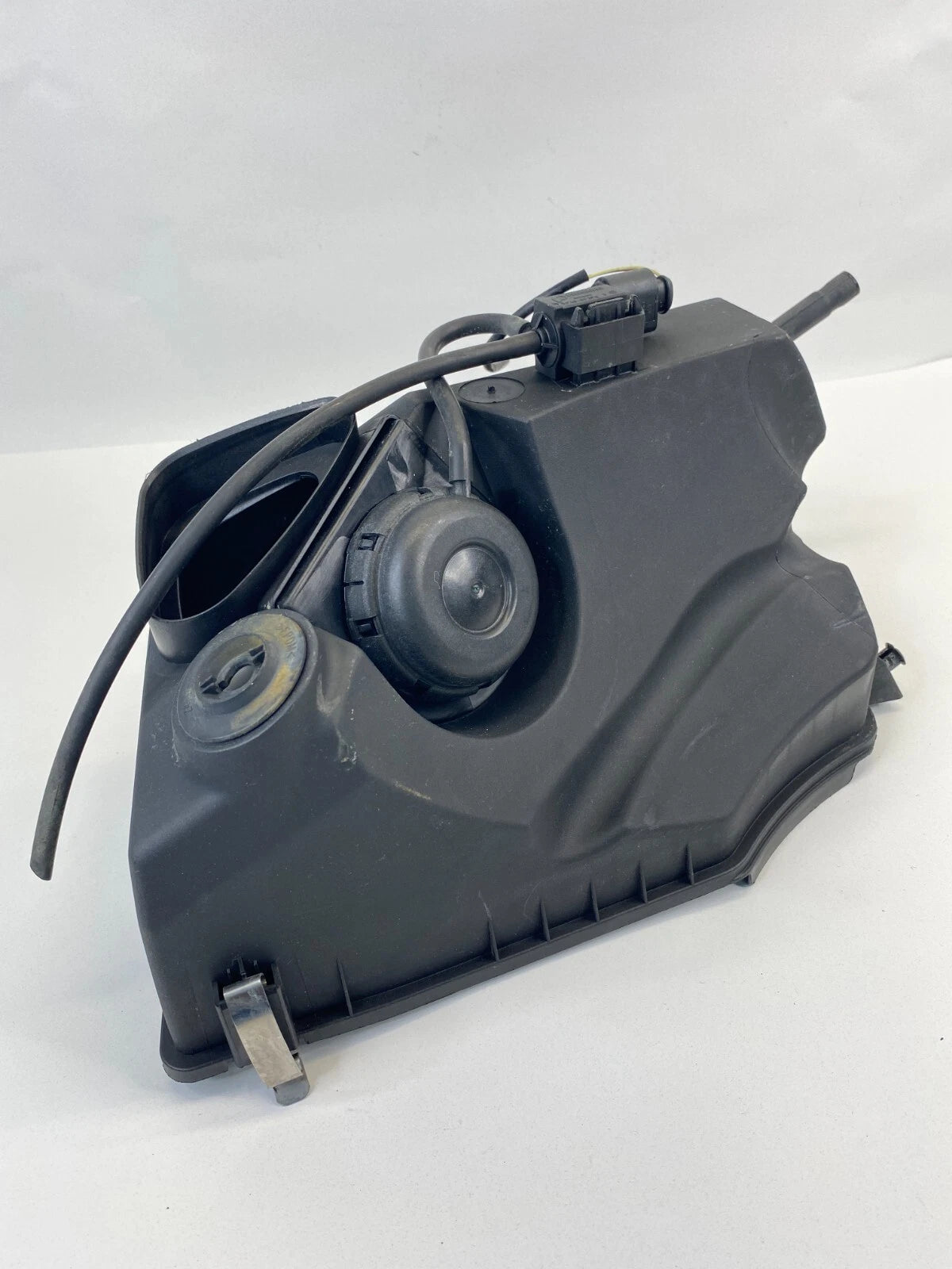 2005-2011 AUDI A6 QUATTRO 4.2L AIR INTAKE CLEANER BOX HOUSING 4F0-133-837E OEM