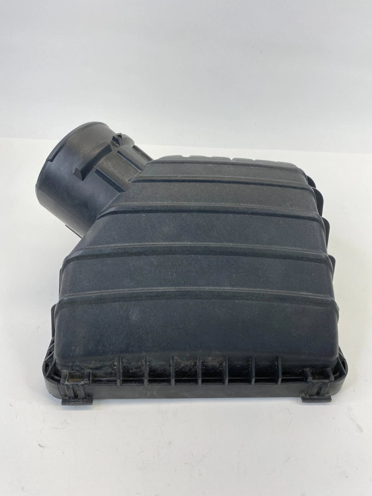 11-14 HYUNDAI SONATA 2.0L AT AIR INTAKE CLEANER BOX UPPER COVER TRIM 28111-3Q500