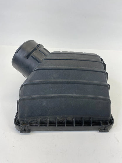 11-14 HYUNDAI SONATA 2.0L AT AIR INTAKE CLEANER BOX UPPER COVER TRIM 28111-3Q500