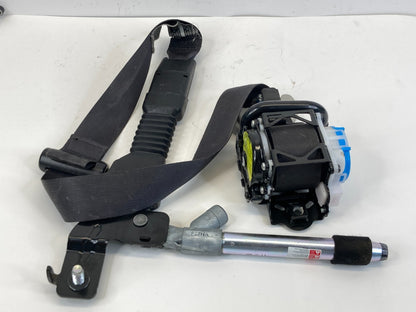 2014-2019 Kia Soul Front Right Passenger Seat Belt Retractor Assembly 88820B2500