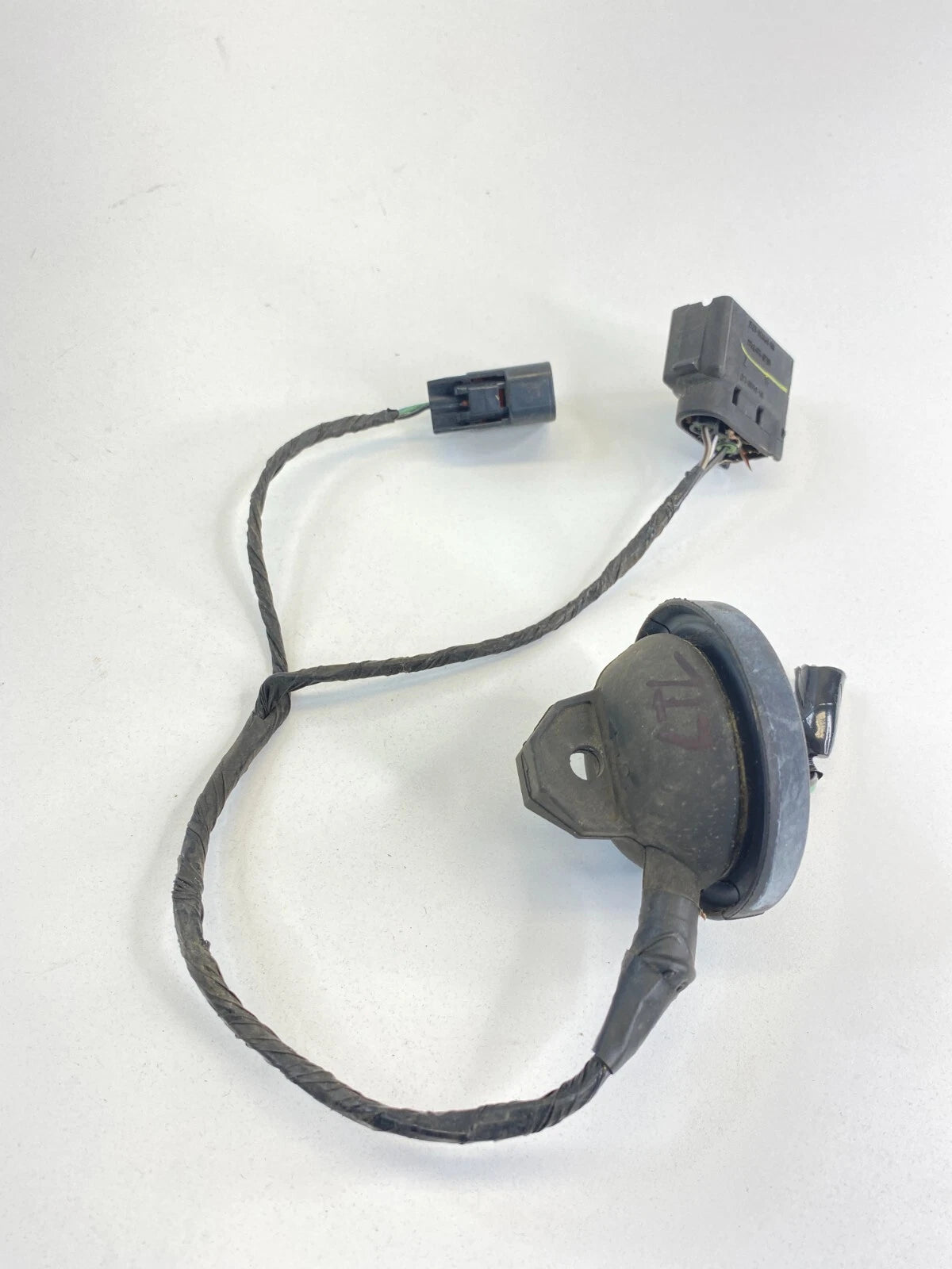 09 FORD ESCAPE HYBRID REAR LEFT DRIVER TAILLIGHT WIRE WIRING HARNESS BULB SOCKET