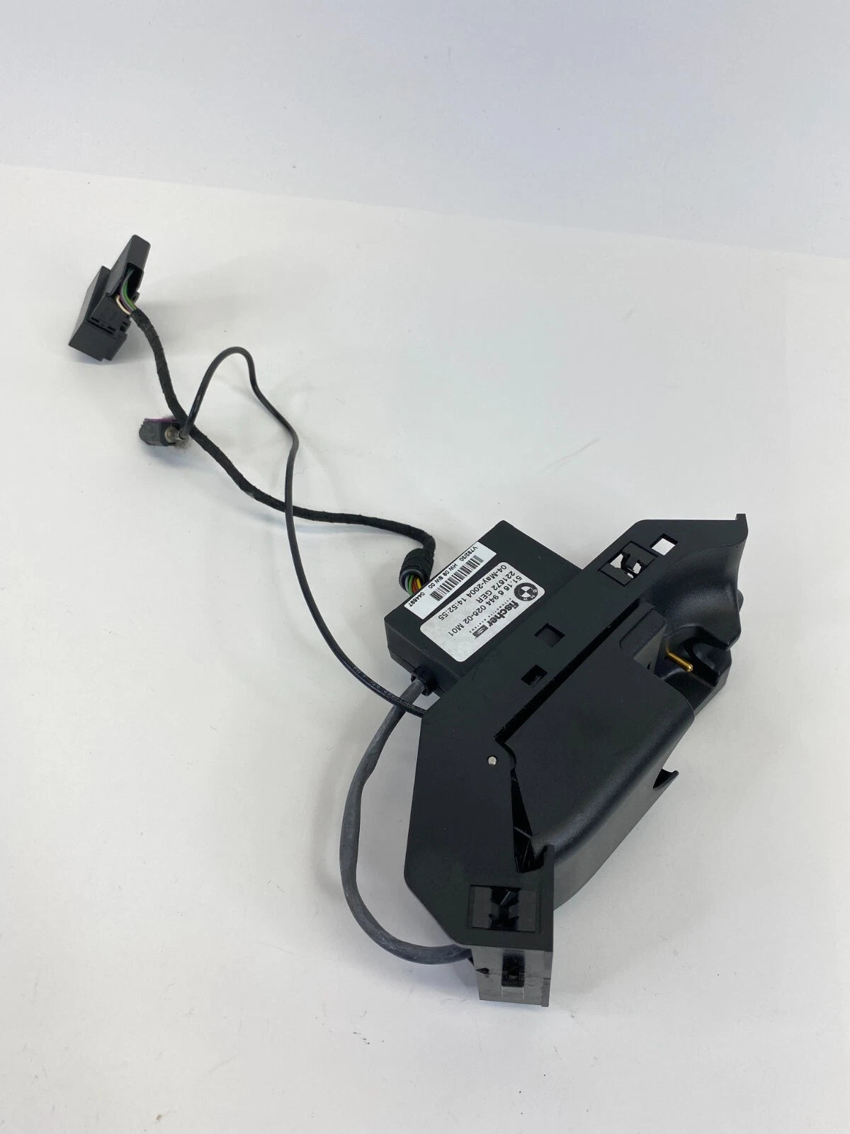 2004 2005 BMW 745I 745LI CONSOLE CHARGER PORT CELL MOUNT PHONE 51166944026 OEM