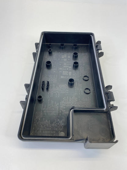 2011-2013 CHRYSLER TOWN & COUNTRY FUSE RELAY BOX BATTERY COVER LID R62337-001