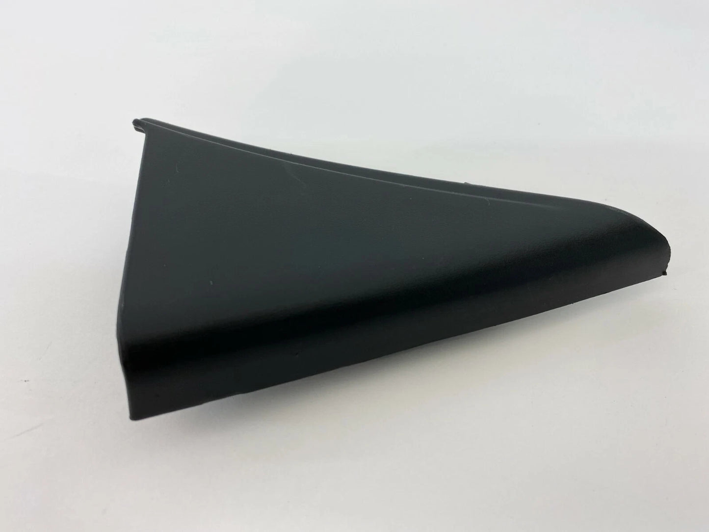 06-11 HYUNDAI AZERA REAR LEFT INNER DOOR DELTA CORNER COVER TRIM 83910-3L000 LH